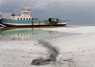 چاه هایی که خون دریاچه ارومیه را می مکند/ آمارها هم کم آوردند