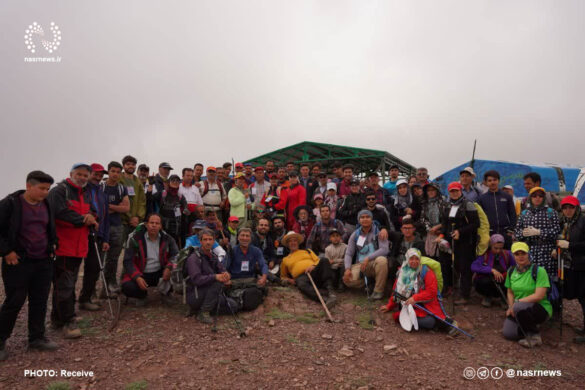 قله علمدار، زیر پای ۸۰۰ کوهنورد آذربایجانی/ بزرگترین صعود کوهنوردی بهاره در تسوج برگزار شد+تصاویر