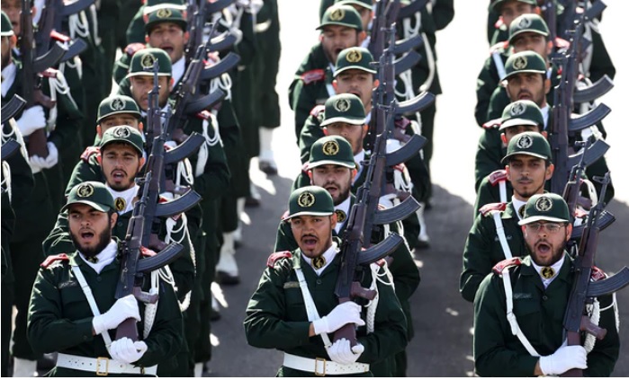 گاردین: واکنش تهران به تروریستی خواندن سپاه نشان داد صبر ایران هم حدی دارد