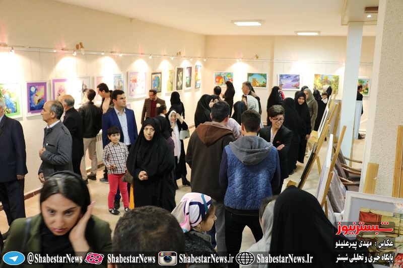 نمایشگاه نقاشی در اداره فرهنگ و ارشاد اسلامی شبستر برپا شد+تصاویر