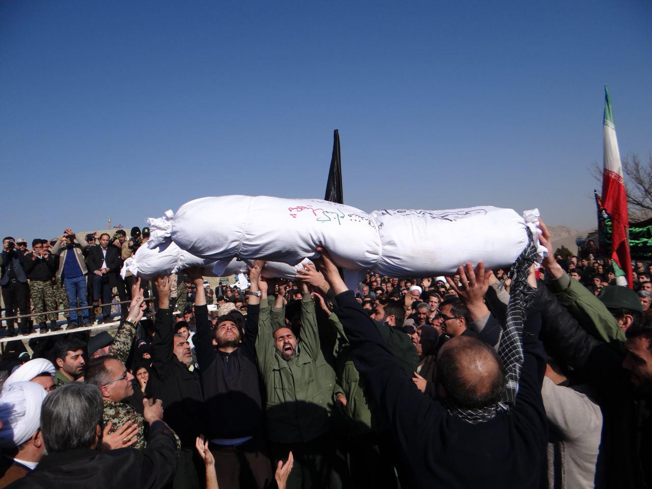 تصاویر/ تشییع و خاکسپاری شهدای گمنام در صوفیان