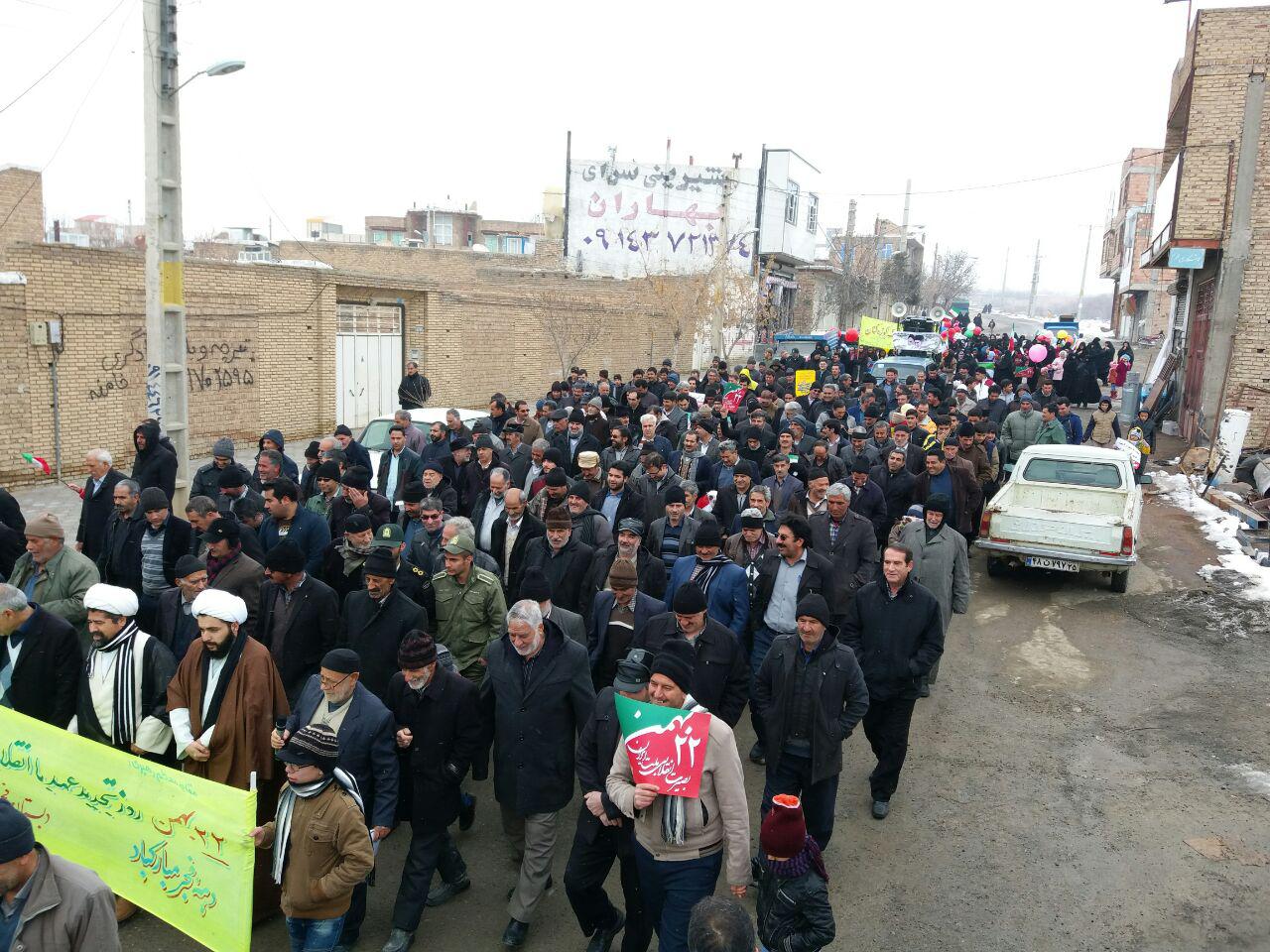 راهپیمایی یوم الله ۲۲ بهمن در شهرکوزه کنان برگزار شد + تصاویر