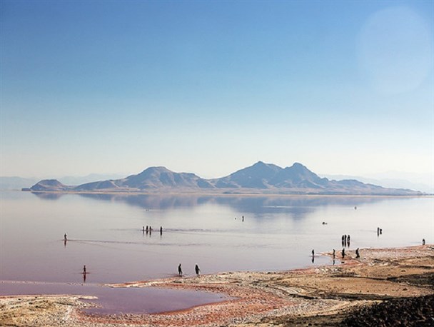 اعتبارات احیای دریاچه ارومیه در سال ۹۶ بعد از گذشت ۹ ماه ابلاغ شد/ سهم دریاچه ارومیه از اعتبارات سال ۹۷ معلوم نیست