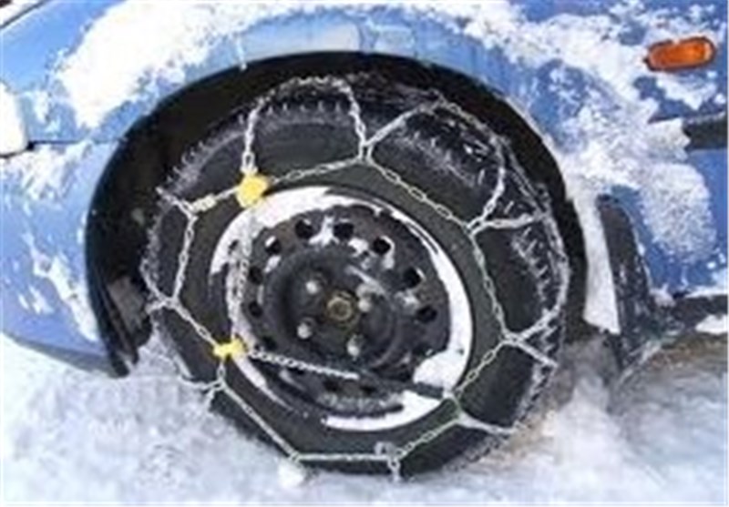 رانندگان با زنجیرچرخ در محورهای برف‌گیر آذربایجان شرقی تردد کنند