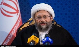 آملی‌لاریجانی: ملت ایران اجازه نمی‌دهند آمریکا و انگلیس در انتخابات برای آن‌ها تصمیم بگیرند
