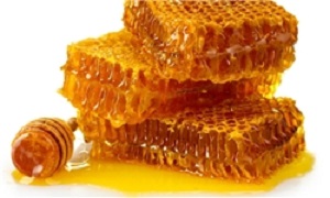 معدوم‌سازی ۵۲ تن عسل غیرقابل مصرف به ارزش ۱۰ میلیارد ریال