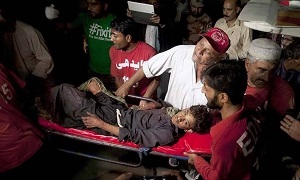 تلفات انفجار تروریستی زیارتگاهی در پاکستان به بیش از۶۰ کشته افزایش یافت + تصاویر