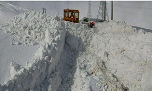 برف و کولاک آب و برق ۷۴ روستای مراغه را قطع کرد/ مسدود شدن راه ۱۰۰ روستا در مراغه