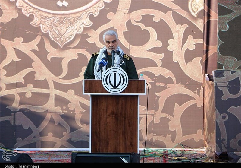 سرلشکر سلیمانی: ملت ایران در فتنه ۸۸ و اغتشاشات اخیر بینی دشمن را به خاک مالید؛ ‌باید کف پای این ملت را بوسید‌