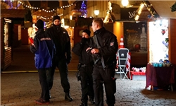 کشف مقادیر زیادی سلاح نزدیک بازار کریسمس در برلینکشف مقادیر زیادی سلاح نزدیک بازار کریسمس در برلین