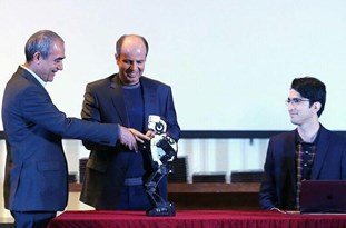 ساخت ربات انسان نما با قابلیت‌های ویژه در دانشگاه تبریز