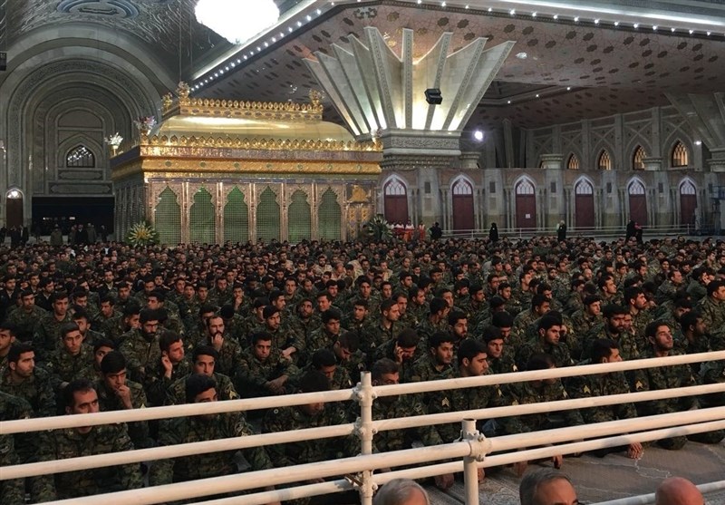 بزرگداشت سالروز ورود تاریخی امام (ره) به کشور + عکس