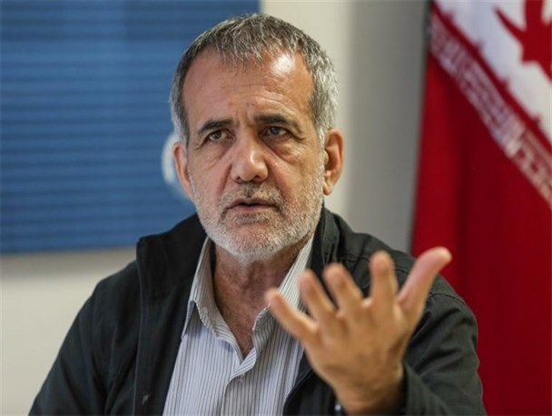 انتقاد نائب رئیس مجلس از استیضاح وزیر راه/ پزشکیان: مشکلات کشور بااستیضاح حل نمی شود