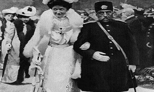 مظفرالدین و ملکه انگلیس در یک قاب+عکس