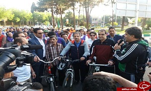 دوچرخه سواری وزیر بهداشت در یزد + تصاویر