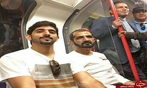 عکس/ سلفی حاکم دبی و پسرش در متروی لندن