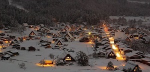 روستایی در ژاپن که خانه‌های آن برای تحمل سرمای سخت طراحی شده‌اند + تصاویر