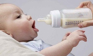 در مورد “شیشه شیر” نوزاد چقدر اطلاعات دارید؟/ لطفا، شیشه شیر گزینه آخرتان باشد!
