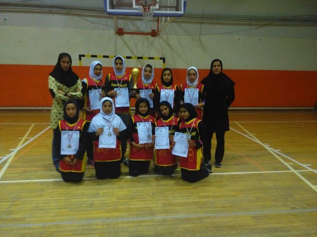 دانش آموزان بسکتبالیست شبستری مقام دوم استان را کسب کردند