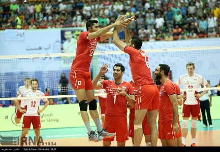 تیم ملی والیبال ایران قهرمان جهان را نیز به زانو درآورد/داورانی که در اندازه این مسابقه نبودند