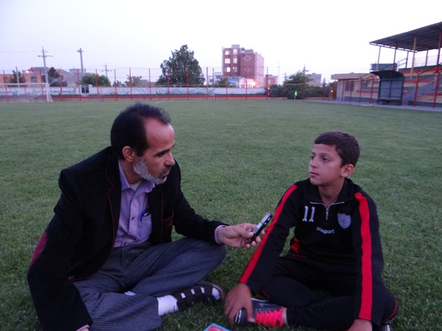 فیلم/مصاحبه با حجت خوشبختی وایقان عضو تیم ملی فوتبال دانش آموزی