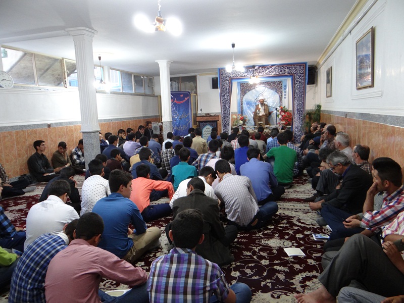 تصاویر/محفل انسی باقرآن در حوزه علمیه امام خمینی (ره) شبستر