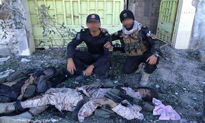 عکس خبری/ کوهی از جنازه داعشی ها در عراق+۱۸