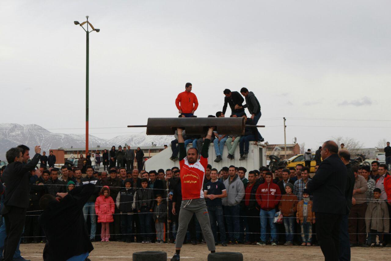 تصاویر/مسابقات مردان آهنین در بندرشرفخانه