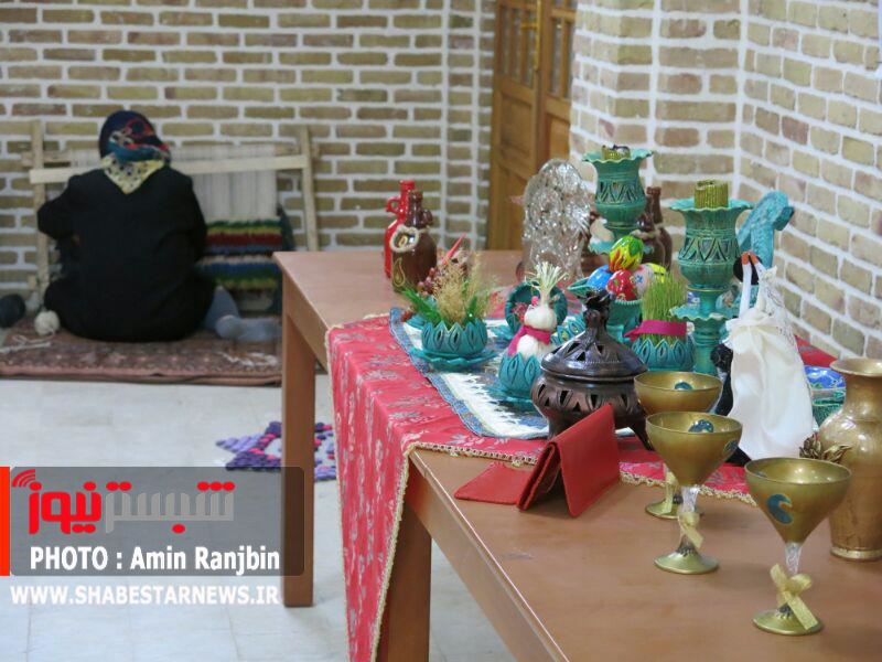 نمایشگاه «دستمایه های بودن ۲» در مقبره شیخ محمود شبستری برپاشده است