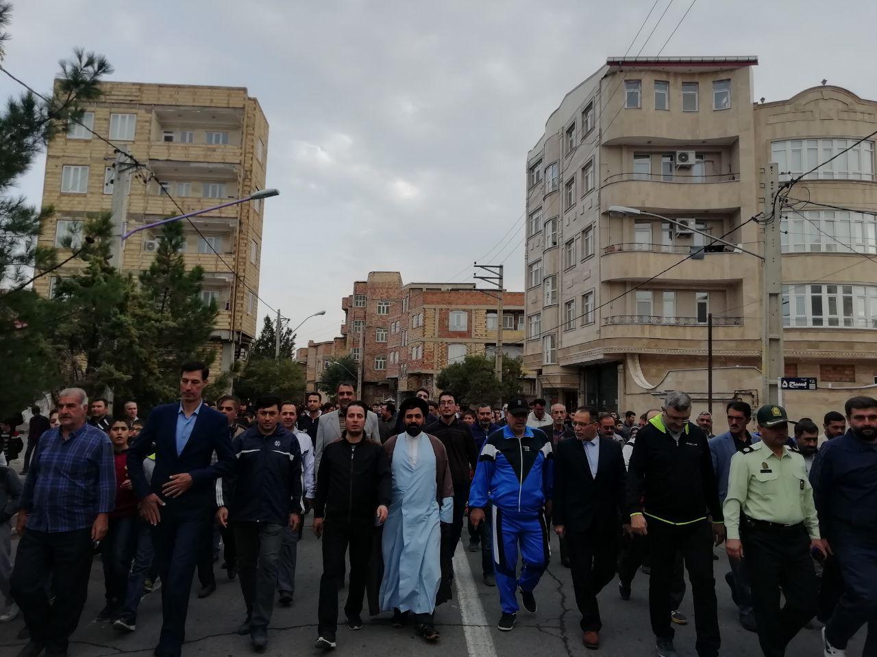 همایش بزرگ پیاده روی خانوداگی در شهر صوفیان برگزار شد+تصاویر
