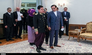 لباس سفیر کامبوج و همسرش در تهران (عکس)