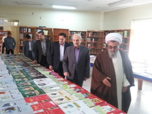 نمایشگاه کتب کمک درسی در کتابخانه شیخ محمود شبستری افتتاح شد